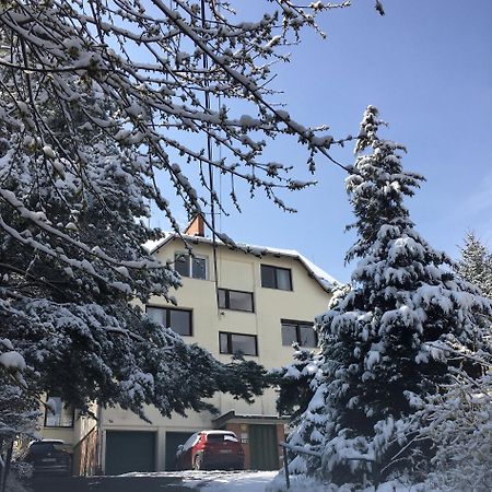 Romantic Two Bedroom Apartments In The Hills Of Budapest With Private Parking Eksteriør bilde