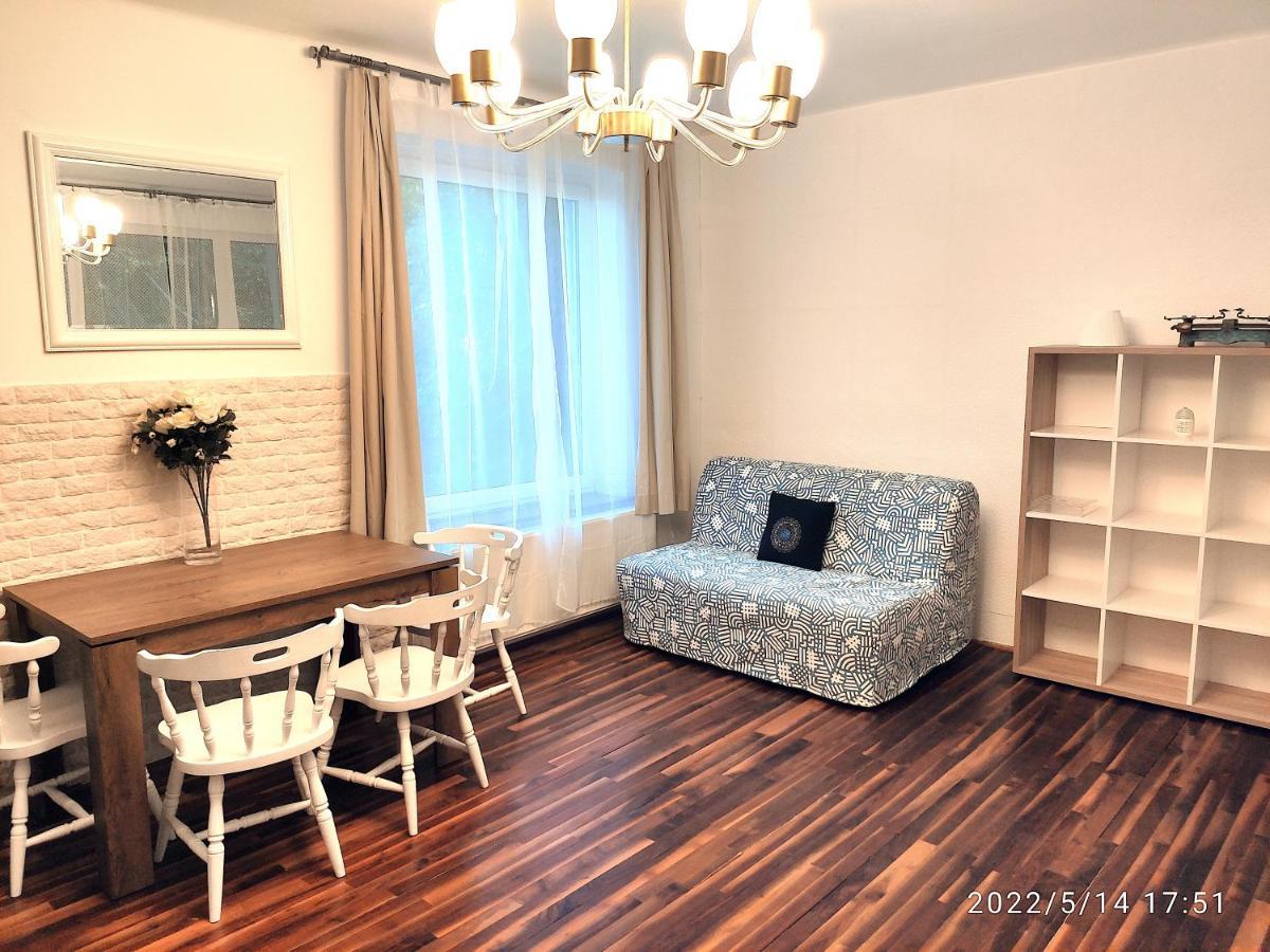 Romantic Two Bedroom Apartments In The Hills Of Budapest With Private Parking Eksteriør bilde